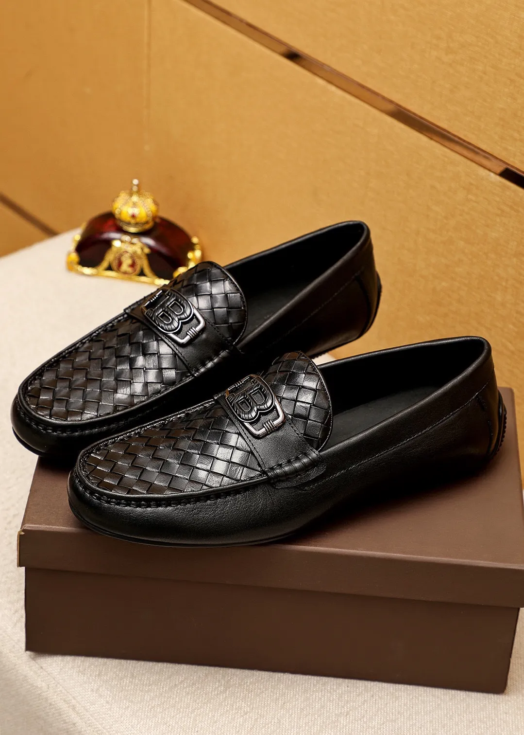 Men's Men's Shoes 💰: 420 💐BV Men's Slip-on Shoes® [BOTTEGA VENETA] Official website counter new model, one-to-one mold opening ⚠Italian calfskin embossed ➕Cow 🐂 leather lining. Driving slip-ons, available at counters, sizes 39-44 (38.45🉑️customized)